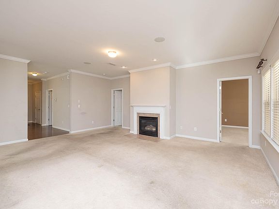 3rd image of 3016 Gilroy Dr