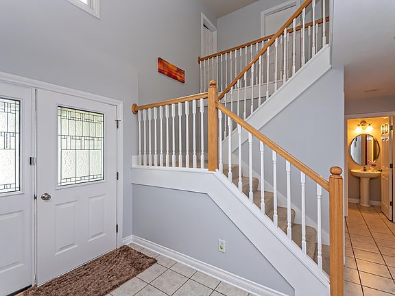 3rd image of 4724 Lauren Ln