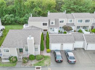 416 Thoreau St #416, Branford, CT 06405