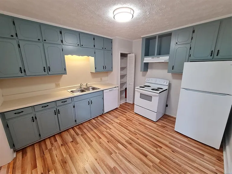 2113 Brewton St — Photo 6