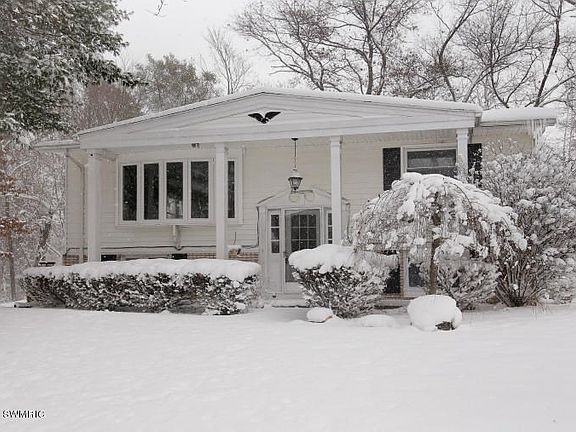 2nd image of 7609 Lake Wood Dr