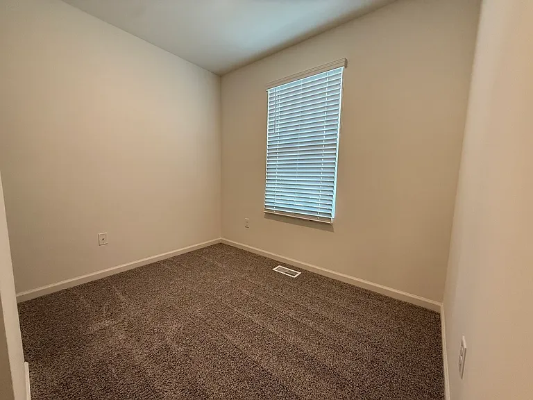 1442 Yosemite Way — Photo 38