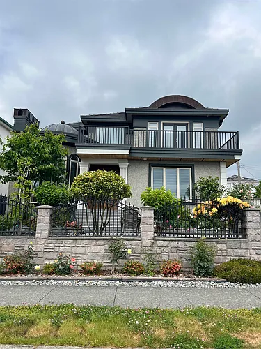 7838 Jasper Cres Photo 1
