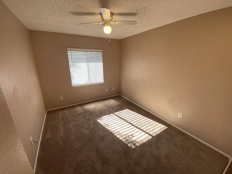1321 Eagle Ln — Photo 10