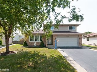 2171 W Cimarron Way, Addison, IL 60101