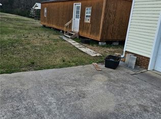 255 Yancey Dr, Hokes Bluff, AL 35903
