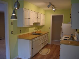 153 Foxwood Close, Milford, CT 06461