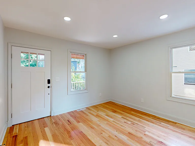 914 W 3rd St #1 — Photo 20