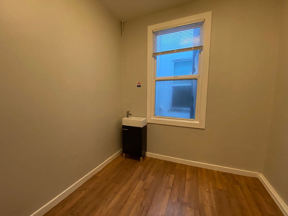 1st image of 205 9th St #25