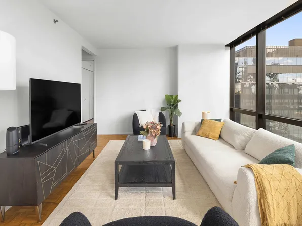 420 East 61st Street image 20 of 27