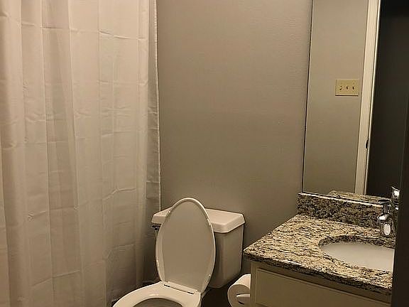 Hall bathroom 