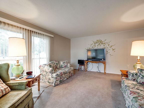 4th image of 1101 Vannoy Dr