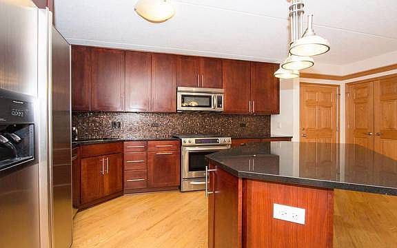 4th image of 4833 N Olcott Ave Unit 301