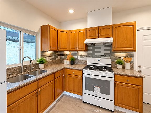 2nd image of 3918 Maple Ave #A