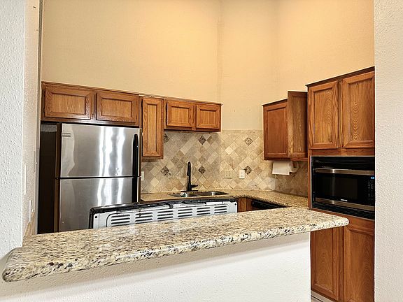5th image of 11546 Gullwood Dr