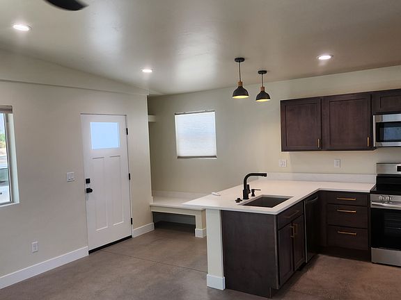 Living Room/Kitchen