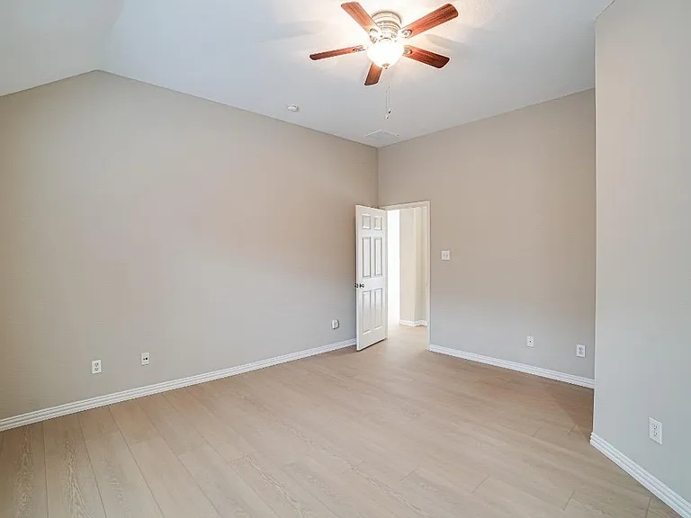 9142 Crenshaw Ln — Photo 14