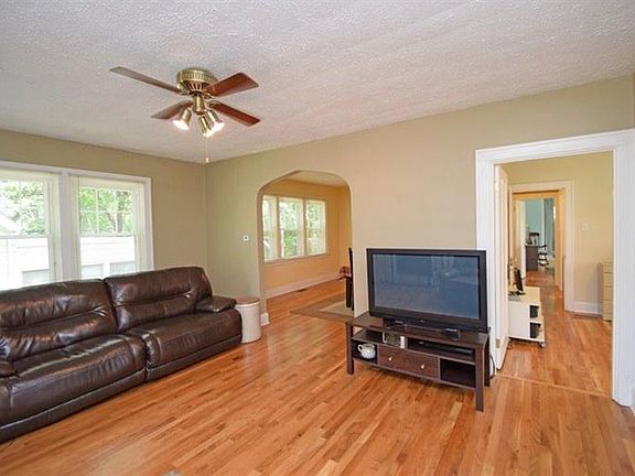 5th image of 2718 Silverleaf Ave