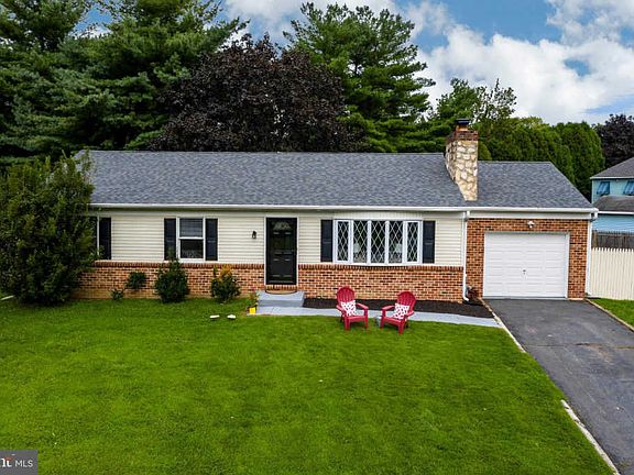 2nd image of 13 Joann Dr