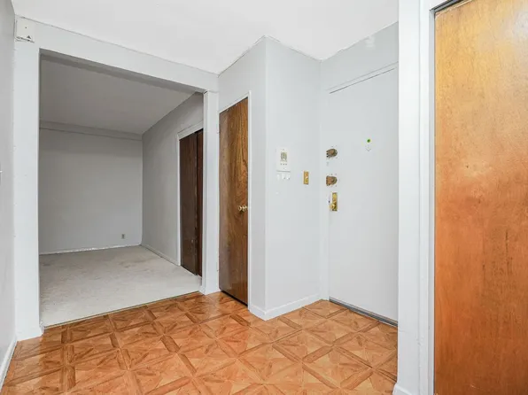 1213 Avenue Z image 4 of 33