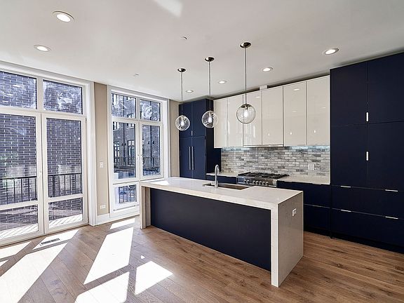 4th image of 6227 S Ellis Ave #B