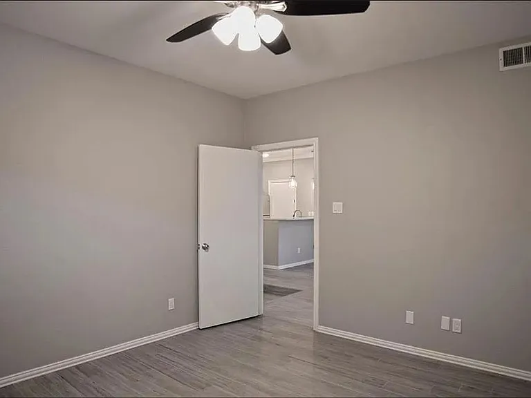 7340 Skillman St — Photo 12