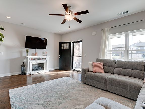 4th image of 420 Longstone Rd