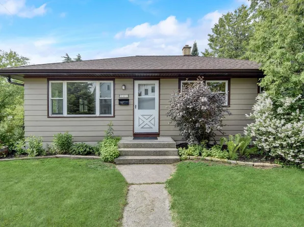 501 West Oakland AVENUE, Port Washington, WI 53074