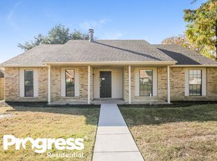 601 Beechwood Dr, Grand Prairie, TX 75052
