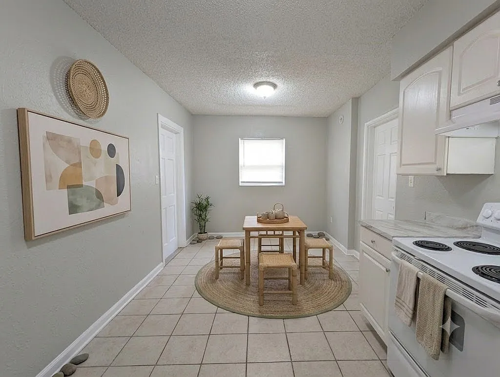3 bed, 1344 sqft, $1,975 — Photo 4