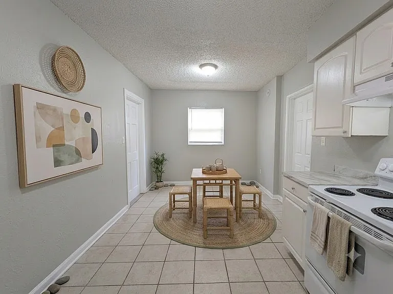 7704 N Taliaferro Ave — Photo 4