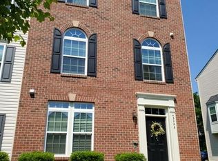 43022 Spyder Pl, Chantilly, VA 20152