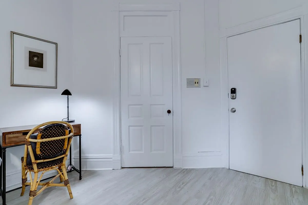 1 bed, 300 sqft, $3,000 — Photo 2