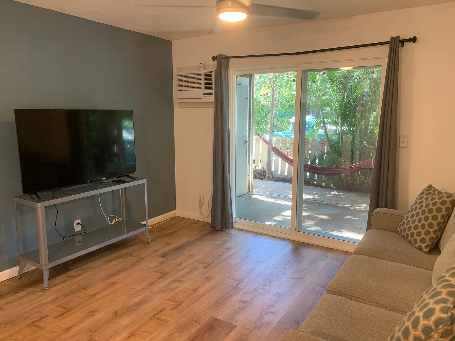 140 Uwapo Rd — Photo 2