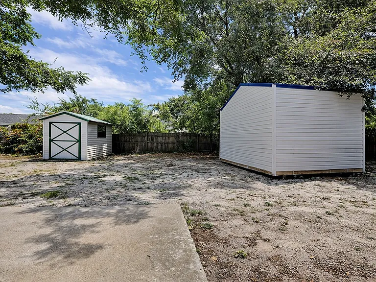 372 Jefferson Dr — Photo 11