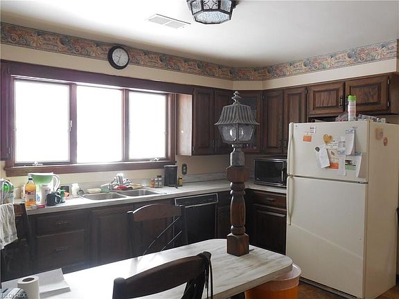 3rd image of 5011 Lockwood Blvd