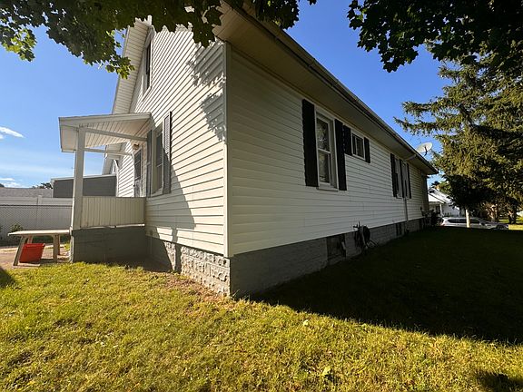 2nd image of 1606 Girard St