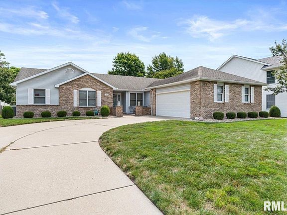 3rd image of 1816 Hunter Ridge Dr
