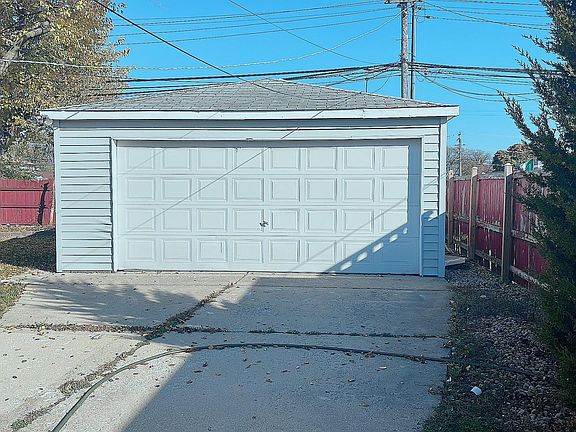 5th image of 8207 S Komensky Ave