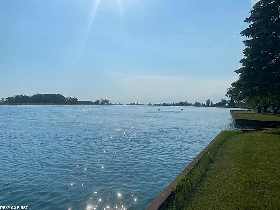 4th image of 7186 S Channel Dr