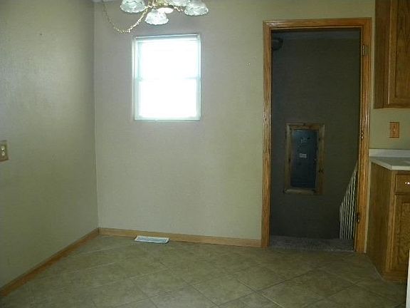 3rd image of 1521 W 2ND