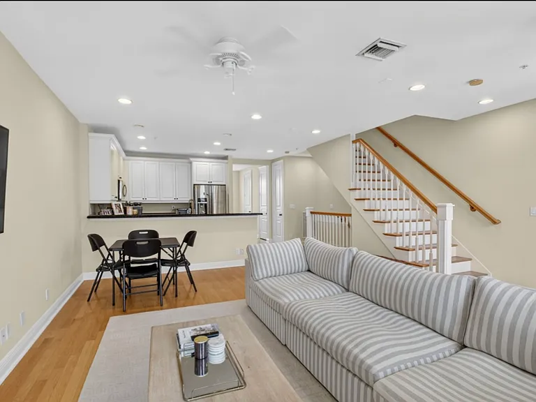 1054 E Heritage Club Cir — Photo 3