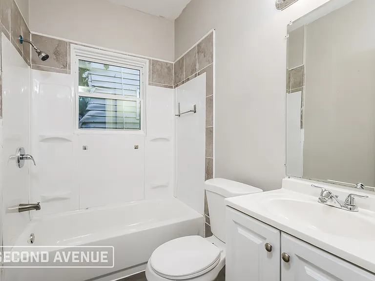 1847 W Kentucky St — Photo 15