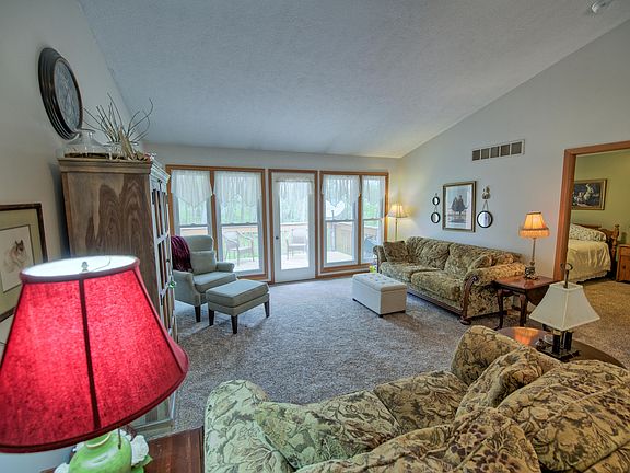 4th image of 910 Cherrywood Cir