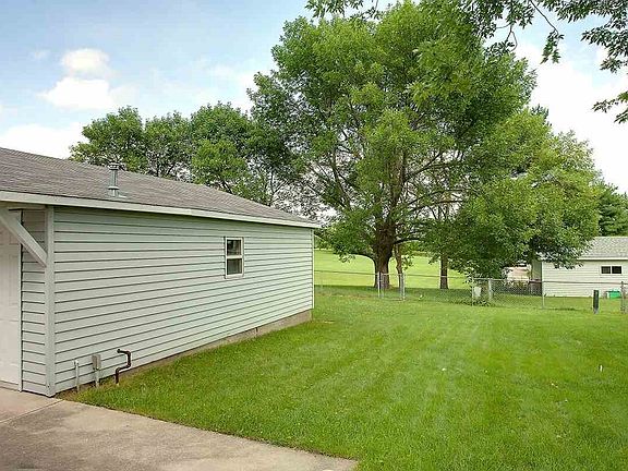 2nd image of 1149 Fleur Dr