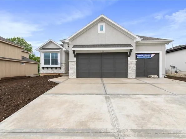 7104 Richards Dr, Shawnee, KS 66216