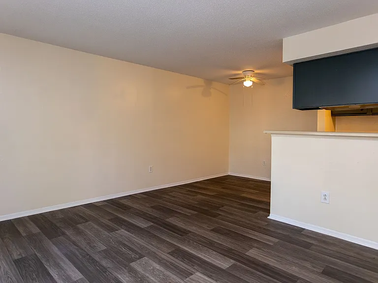 Parkhaven Apartments — Photo 21