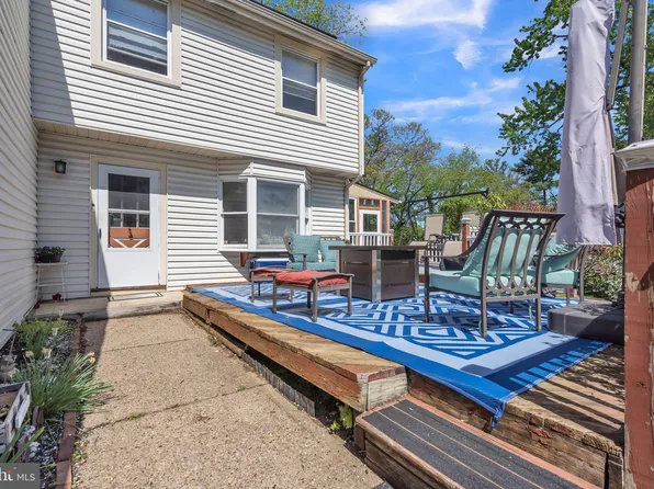 6 Linden Ct, Blackwood, NJ 08012