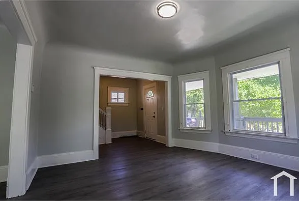 3 bed, $2,100 — Photo 2