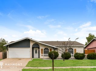 305 Pebblebrook St, Arlington, TX 76014